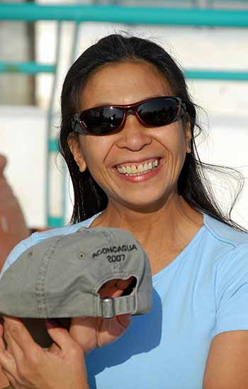 Nikki shows off her BAI Aconcagua 2007 hat in Mendoza