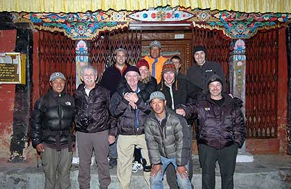 The Berg Adventures group back together in Khumjung