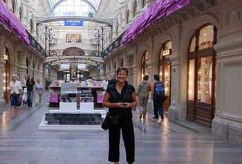 Lida is amazed with the fashion displays at GUM in Moscow