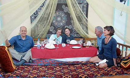 Dinner in the bedroom-like restaurant of the hotel. From left to right: Alex, Leila, Linda, Jim and Julie