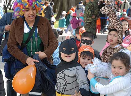 Children of Punta Arenas enjoy the festival