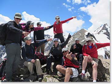 Pointing the way to the summit of Elbrus