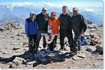 2015 Aconcagua summit team 