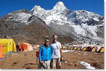 After a well-deserved rest day Scot and Temba made a visit to Ama Dablam Base Camp, where a few climbers were getting ready to attempt the summit.