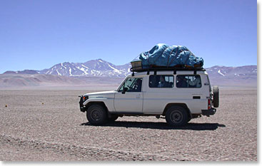 Traveling by 4 x 4 through the Atacama Desert