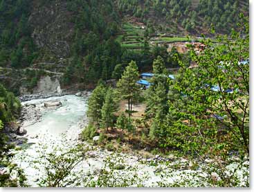 Views of the Dudh Kosi River from the trail into Phakding