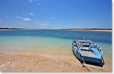 The typical scenery along our route; boats, clear waters and an endless sky