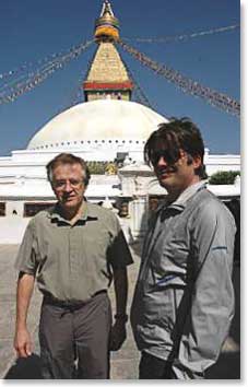 They check out the famous “Monkey Temple”;