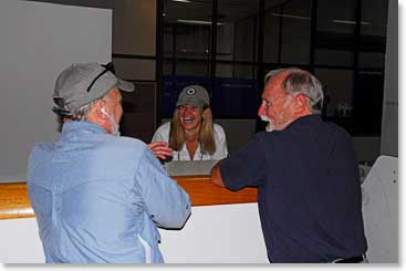 Leila jumped right in to help Steve and Tom with their delayed baggage paperwork at the Lan Chile counter