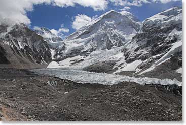 The final section of Glacial moraine that leads to Everest Base Camp