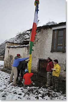 On this auspicious day we raised a new colourful prayer flag pole at Nwang Chosang’s house
