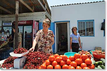 The colorful and simple life of the local people quickly showed us how far away we are from the city