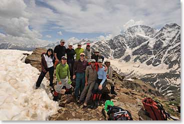 Group photo from the top of “Rossi Peak”