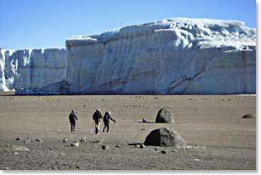 Across the crater floor to the Furtwangler Glacier