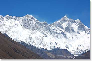 Classic view of Everest and Lhotse fromTengboche