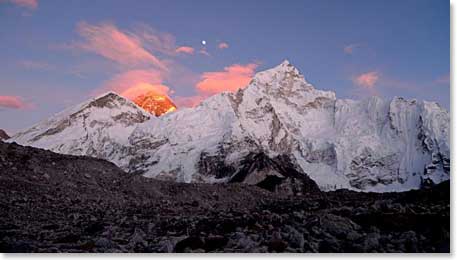 An Everest sunset on our last night in base camp.