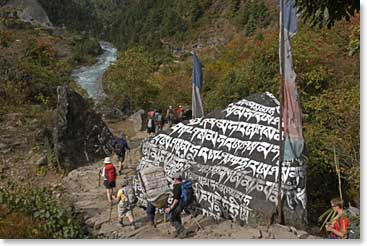 Hiking along the trail to Namche