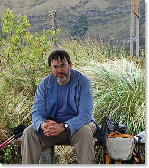 Ken relaxing at our lunch break, near an viewpoint of the lake.