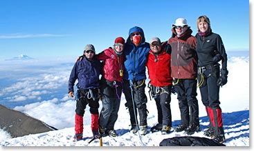 The entire team makes the summit (from left): Cosm, Leila, Ken, Osvaldo, Peter and Janice (photo by Juancho)