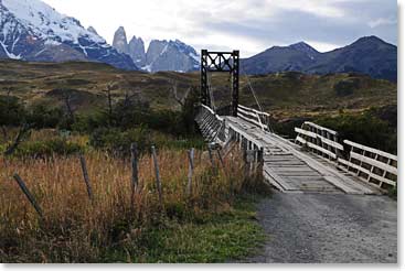 We entered the park by crossing a simple wooded and steel bridge.