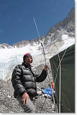 Ang Namgel installing radio  antenna