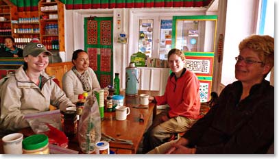 Maya and Kerri share some trekking advice with Chris and Marta, members of the next group to head to Everest Base Camp.