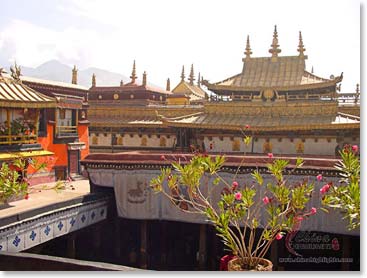 Inside Jokhang Temple (photo courtesy of chinahighlights.com)