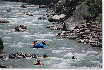 Kayakers and rafters on the Bhote Kosi