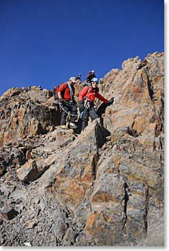 Going down the rocky section towards Pequeno