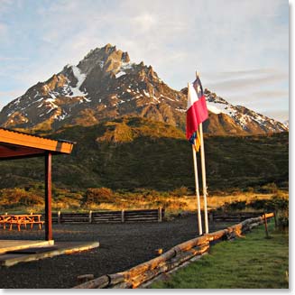 Amazing weather, the Chilean flag shows NO WIND!