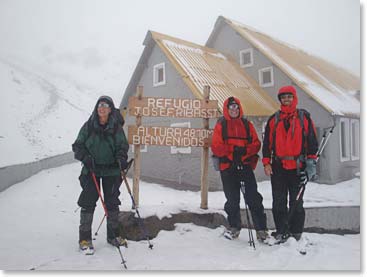 We were back at Riba hut, still quite early in the morning.