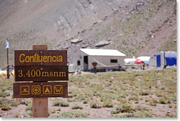 We arrive at Confluencia camp where we will spend two nights.