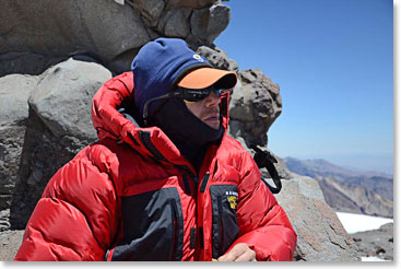 Jussi on a perch at 5000m