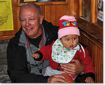 Bob made friends with the 10 month old Sherpa baby girl.