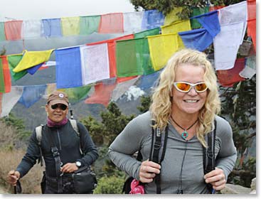 Four hours later Jackie and Min walk into Tangboche. 