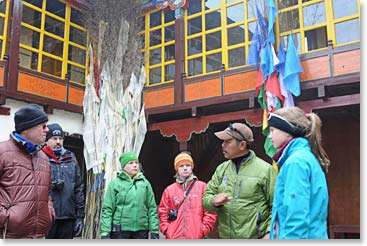In the courtyard, Temba explained about the yearly activities at Tangboche Gompa, such as the dance festival Mani Rimdu.