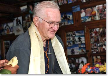 Doc Martin has been dreaming for a long time about returning to Khumbu
to visit with Lama Geshi.