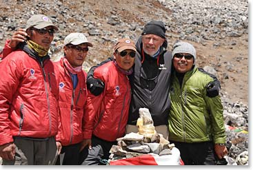 Bob also made a memorial for his son who always dreamt of visiting Everest.