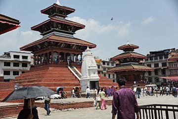 In the morning, we went on a walking tour of old Kathmandu, Durbar Square.