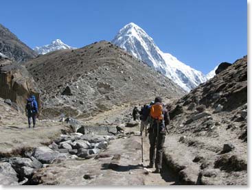 Encircled by 7000m and 8000m peaks, the trek to Gorak Shep is a feast for the eyes.