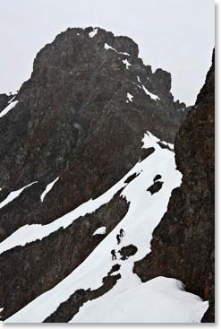 Now we go up the rock ridge towards Tarija summit