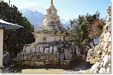 Who can say how old the mani stone carvings on these rocks are?  We passed this chorten on the way to visit Lama Geshi and the Pangboche Monastery.