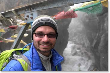 Bruce enjoying the mist ambiance on our most spectacular bridge, the one about the Bhote Kosi outside Thame.