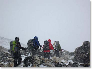 This is the group moving out for Gorak Shep from Lobuche in the snow.