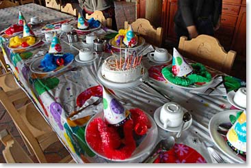 The colorful table is ready – bring in the birthday girl!