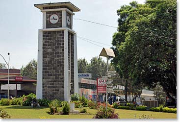 This clock tower is located in the latitudinal center of Africa.