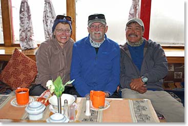 Joanne and Dave enjoy tea with Ang Temba in Pheriche.