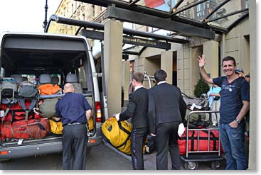 Just before 11:00 we loaded our duffels on to the hotel van to be transferred to Moscow Station.  We walked the two blocks to the station, while the hotel staff dealt with the luggage.