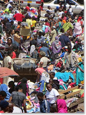 A local crowded Arusha market