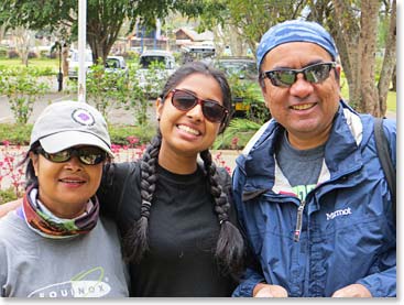 Aasha, Indersarat and their daughter Tejashree are ready to go! 